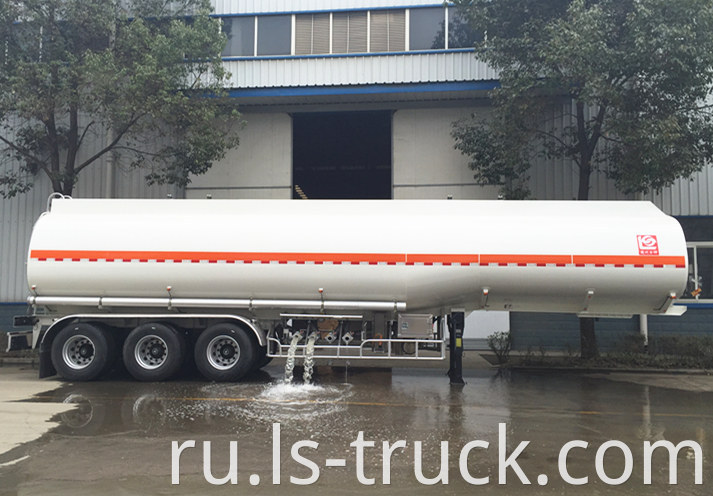 Tri-axle 43000L Fuel Transport Semi Trailer